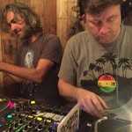 DJ O&rsquo;Love & DJ Remment achter de draaitafels
